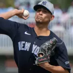 Carlos Carrasco lo logró con los Yankees y va a su temporada 16