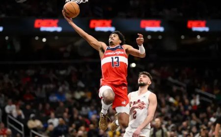 Jordan Poole metió 45 puntos pero no frena a los Cavaliers