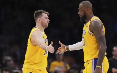 Triplazo de Doncic para estrenarse con los Lakers