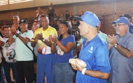 LUZ y la Asociación de Voleibol del Zulia rindieron tributo a Lino Connell
