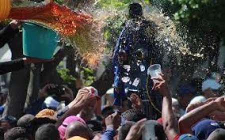 En La Rosa Vieja de Cabimas nació la tradición de bañar con ron a San Benito