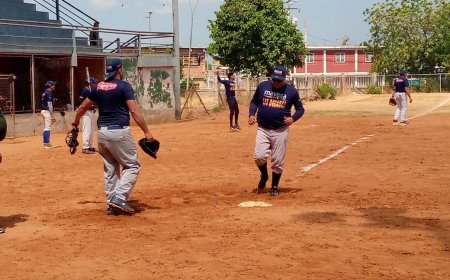 Los Brillantes y Los Reyes por el título del Softbol Guarachero
