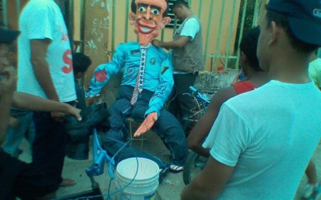 Judas es ahorcado y quemado para borrar su traición