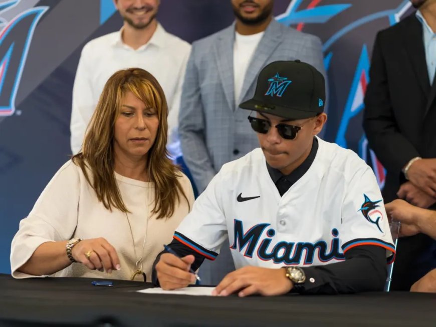 Andrew Salas se reportó a los Marlins