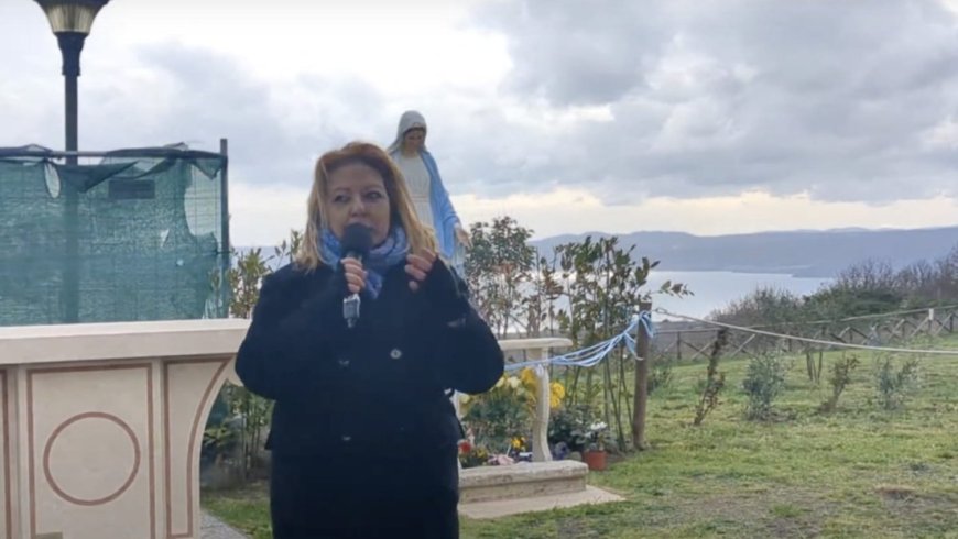 Es falso que una estatua de la Virgen en Italia llore sangre