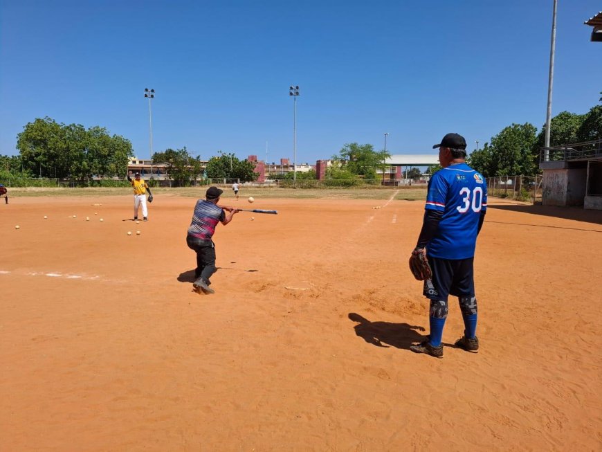 SOFTBOL GUARACHERO: Otra tarde de homenajes y 4 partidos