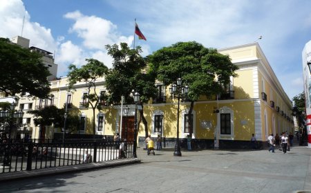 Hay espectros y muertos vivos. Cuidado.
