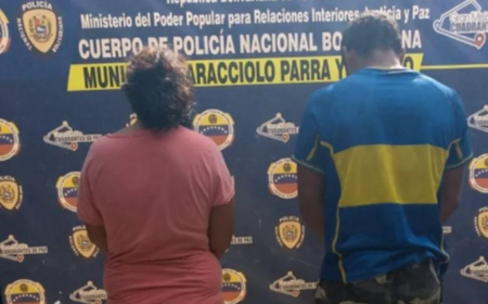 Apaleó a su hija de 3 años cuando comía y la madre calló