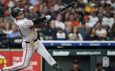 Wilmer Flores extendió a seis los partidos seguidos dando hit