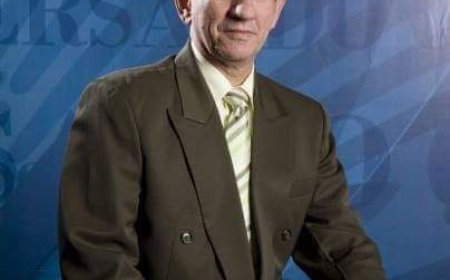 Comenzó lavando carros y llegó a convertirse en radiodifusor