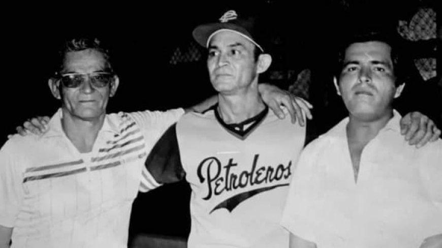 Pompeyo, Vitico y su compadre César Tovar se bebieron una pepsi en la tienda de mi papá