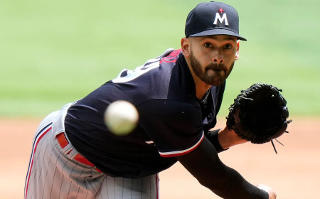 Pánico en Minnesota: "El Doctor" salió con molestias en un hombro