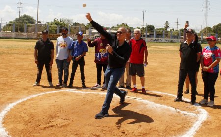 BEISBOL MAYOR: Bravos venció a Team JR en el homenaje a una gloria  zuliana