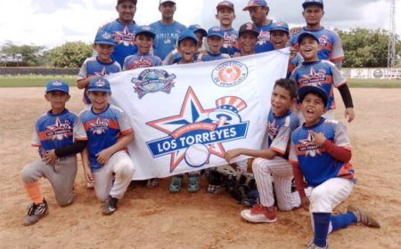Escuela del grandeliga Ronald Torreyes campeón Criollitos