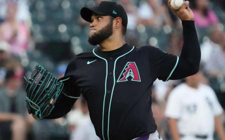 Eduardo Rodríguez guillotinó a diez