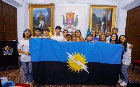 Gobernación abandera a jóvenes que representarán al Zulia en Olimpíada de Astronomía