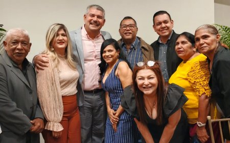 El compartir del gobernador Luis Caldera con los periodistas en su día