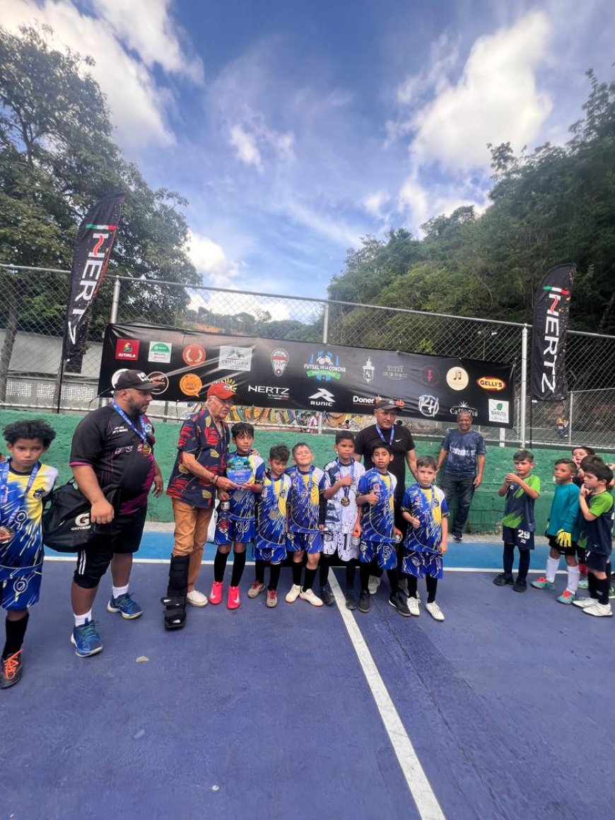 FUTSAL LA CONCHA: Centro Portugués, Emil Friedman y Ursimbol campeones
