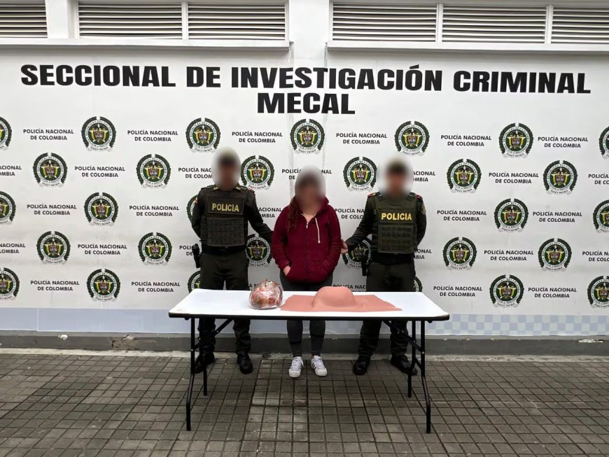 La atraparon "embarazada" de cocaína