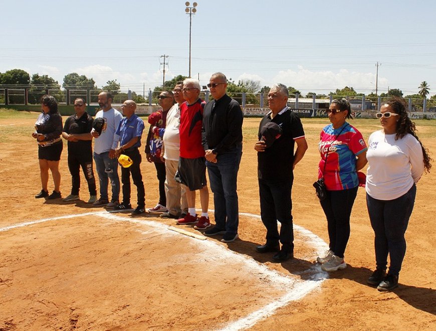 BEISBOL MAYOR: Bravos venció a Team JR en el homenaje a una gloria  zuliana
