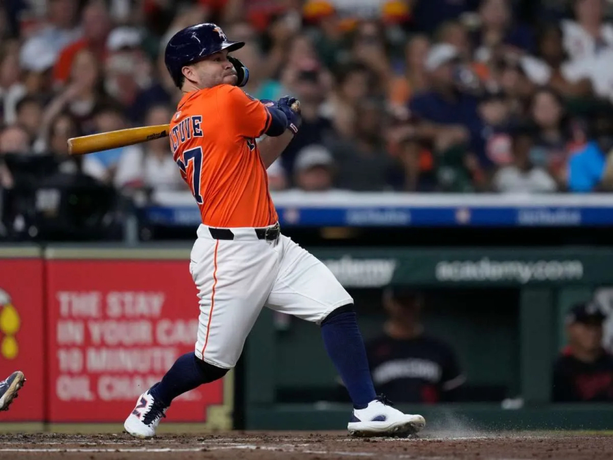 Altuve largó el décimo y está a 7 de Víctor Martínez