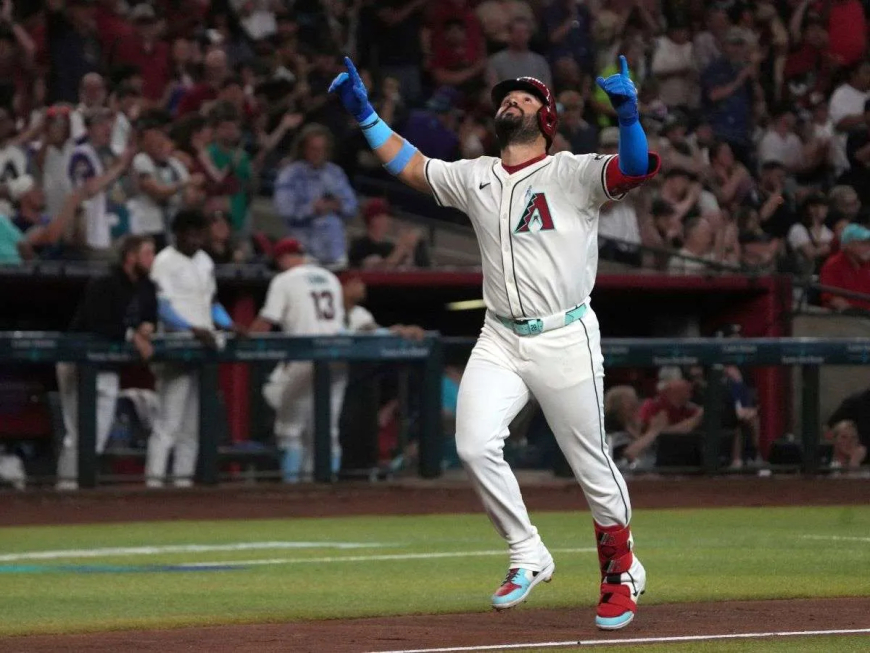 Eugenio rompió no-hitter con su jonrón 21 y quedó a 3 de los 300
