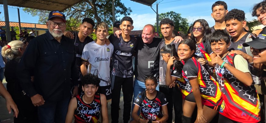 Di Martino estiluma el deporte en la parroquia Cacique Mara