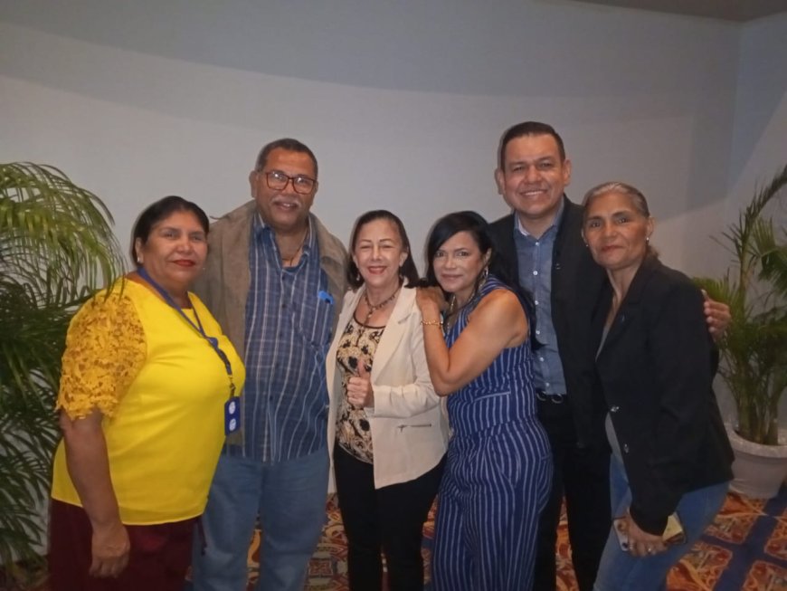 El compartir del gobernador Luis Caldera con los periodistas en su día