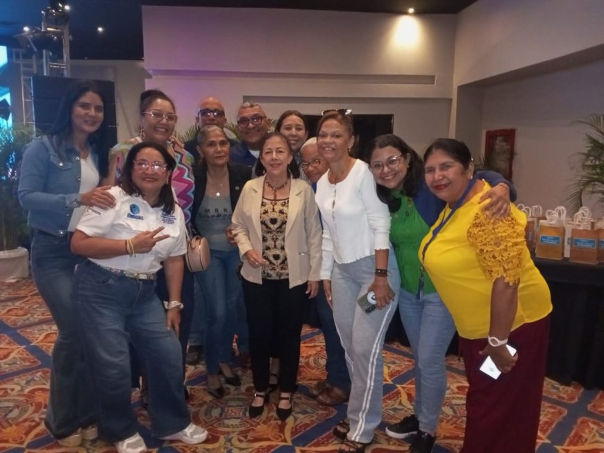 El compartir del gobernador Luis Caldera con los periodistas en su día
