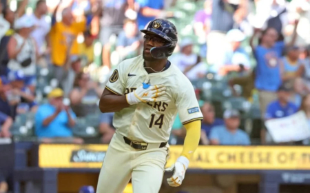 Andruw  Monasterio estrenó su cuenta jonronera