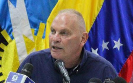 Di Martino alerta sobre incendio frente al Terminal de Pasajeros