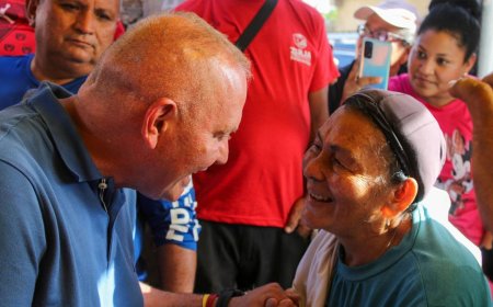 Di Martino entregó financiamiento para embaular cañada y 120 tanques de agua