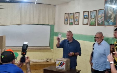 Di Martino invitó a ejercer la democracia plena