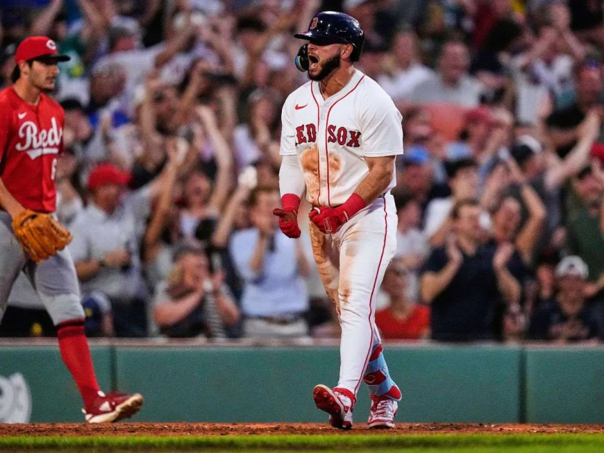 Wilyer, el zuliano bestial: jonrón y grand slam