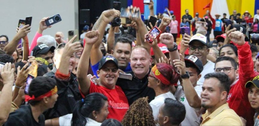 Di Martino comprometido con los jóvenes a financiar sus proyectos comunales 
