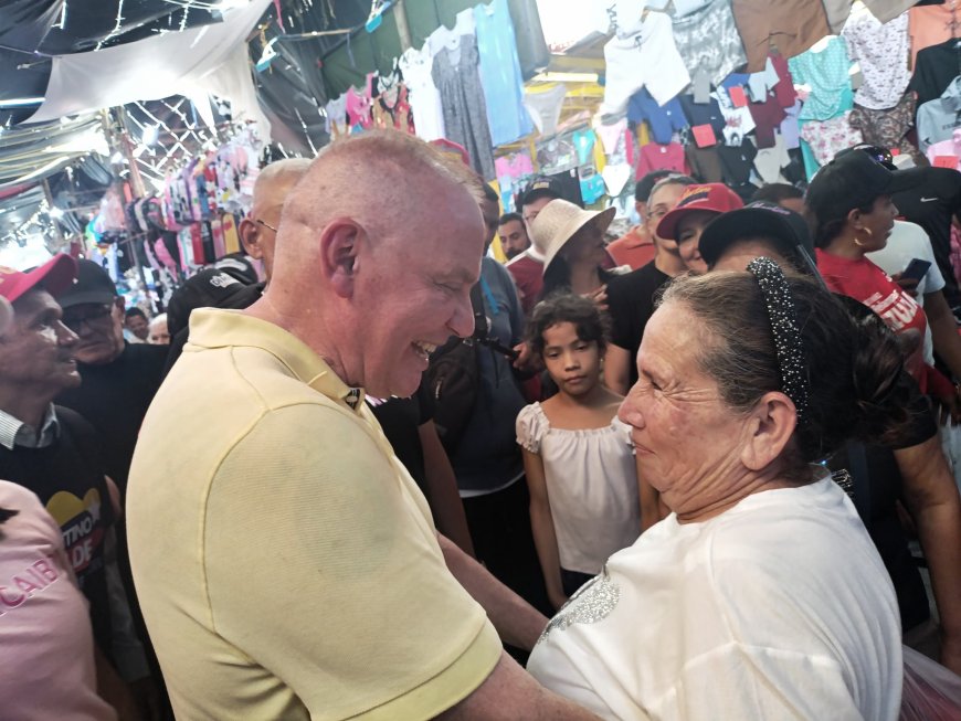 Comerciantes a Di Martino: "Te queremos como Alcalde"