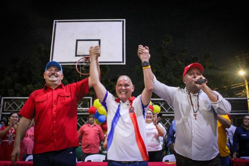Di Martino, un ejemplar político venezolano digno de reconocimiento: Minisstro de Comunas