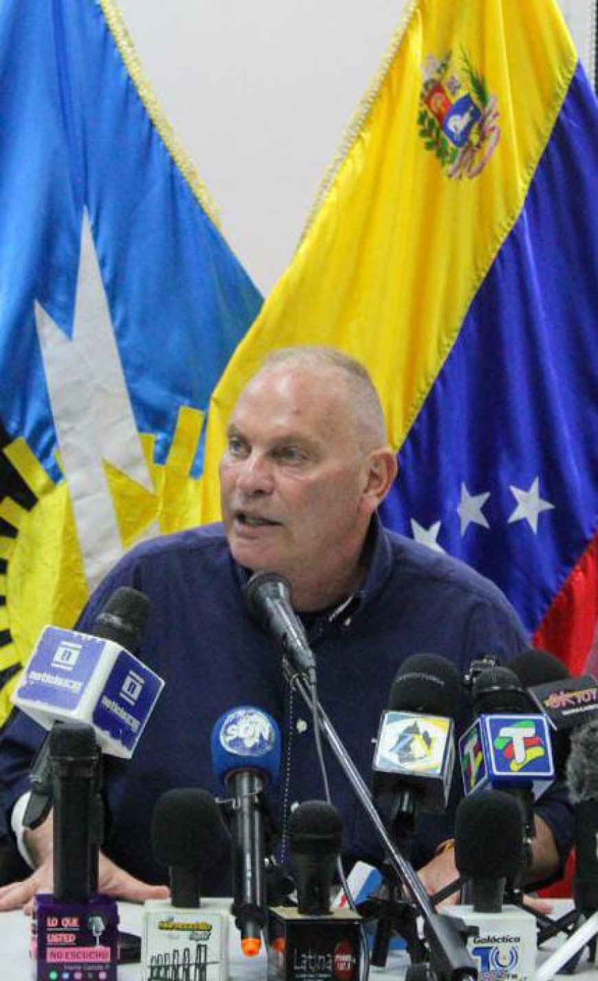 Di Martino alerta sobre incendio frente al Terminal de Pasajeros