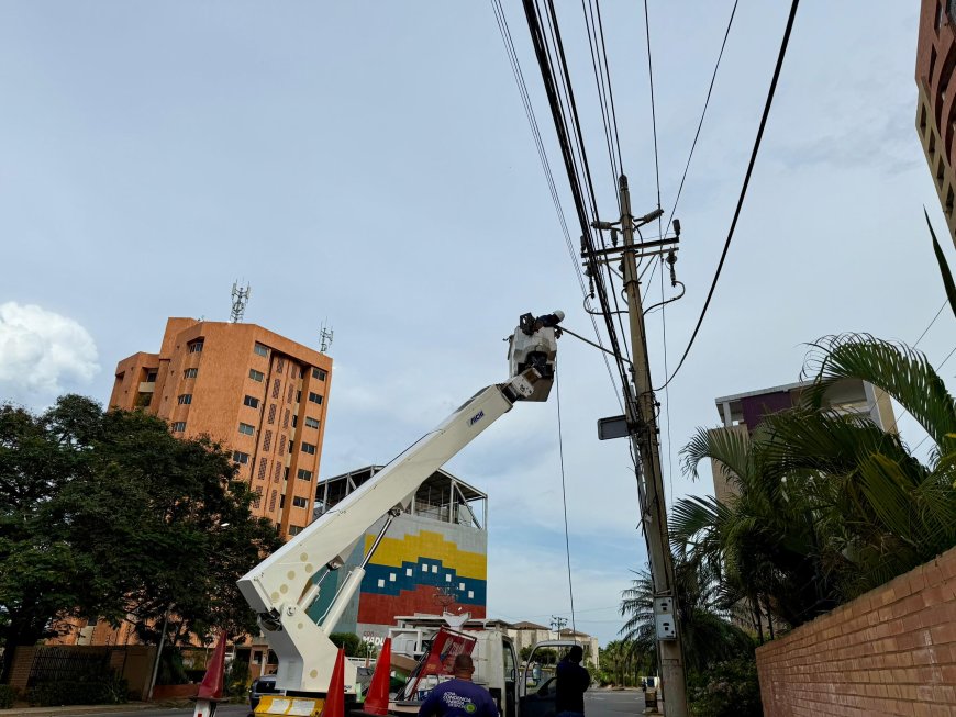 Plan eléctrico de la Gobernación y Corpoelec ilumina ocho avenidas de Maracaibo