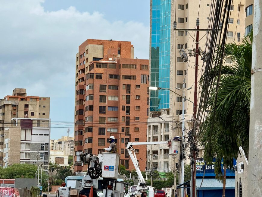 Plan eléctrico de la Gobernación y Corpoelec ilumina ocho avenidas de Maracaibo