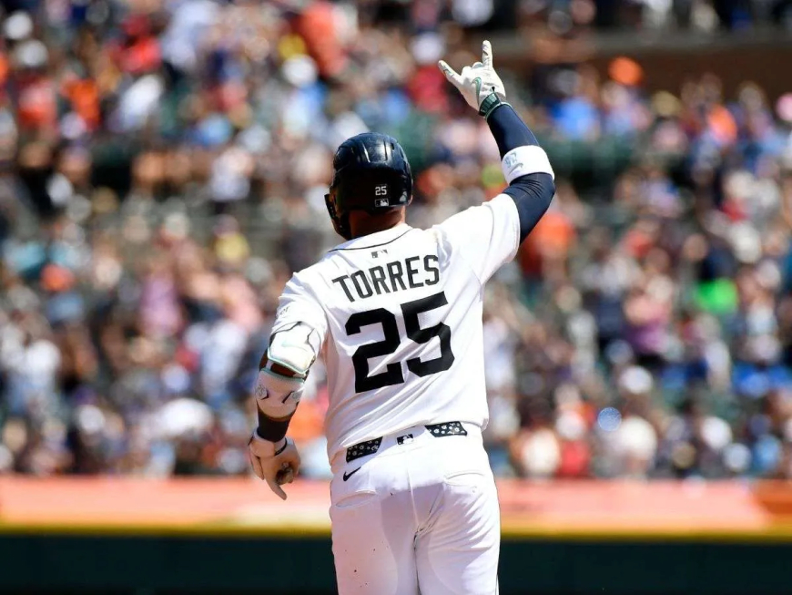 Gleyber jonroneó e impulsó cuatro