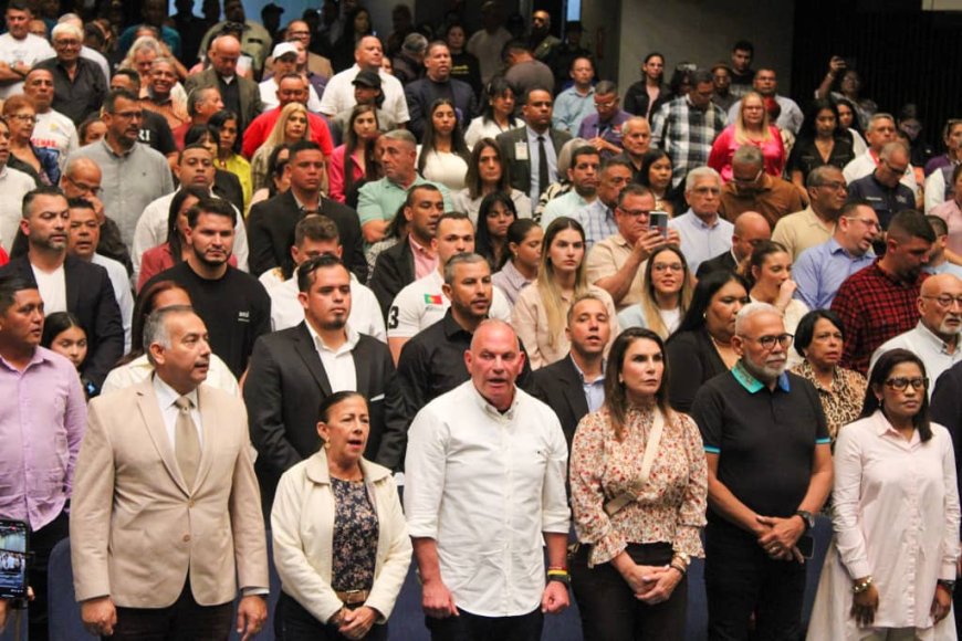Gian Carlo Di Martino proclamado alcalde: "Comenzaré por recoger 60 mil toneladas de basura"