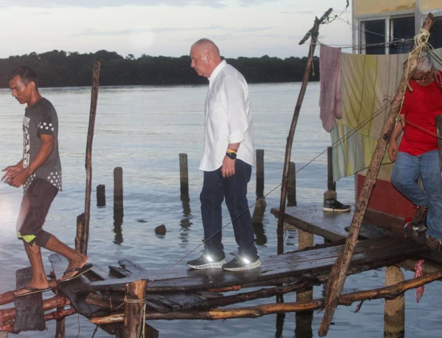 Tras el chubasco, Di Martino de una vez inspeccionó Santa Rosa de Agua