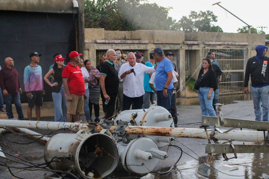 Tras el chubasco, Di Martino de una vez inspeccionó Santa Rosa de Agua