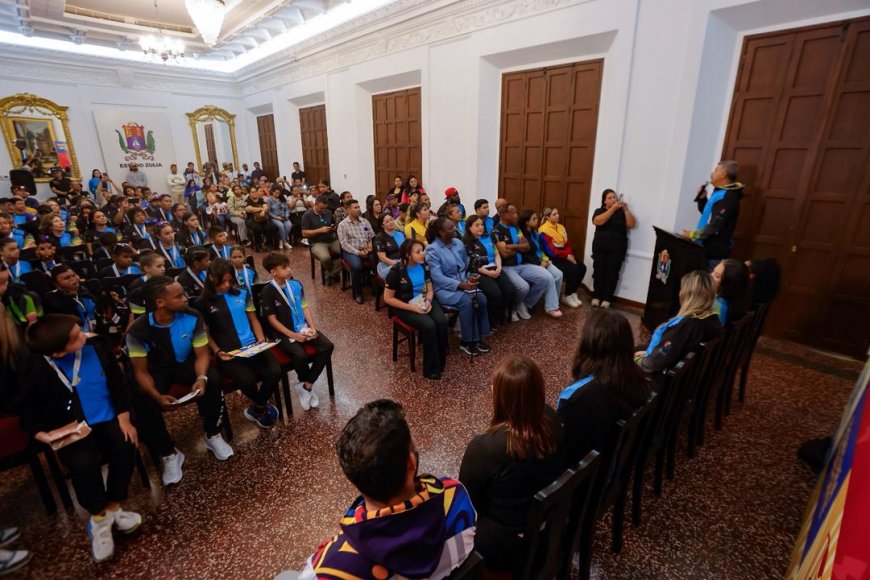 Abanderada delegación del Zulia a los Juegos Nacionales Estudiantiles