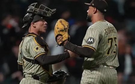 Freddy Fermín largó su cuarto toletazo y Robert Suárez llegó a 70 salvados de por vida