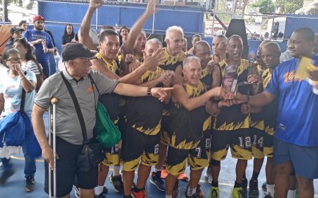 Con un crecido Julio Pacheco Profesionales es campeón del Máster 60