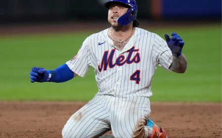 Francisco Álvarez trituró a los Bravos con dos jonrones y doblete