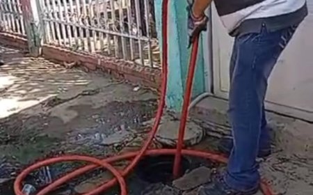 MARACAIBO: Alcaldía destapó y limpió red de aguas servidas del barrio Guaicaipuro
