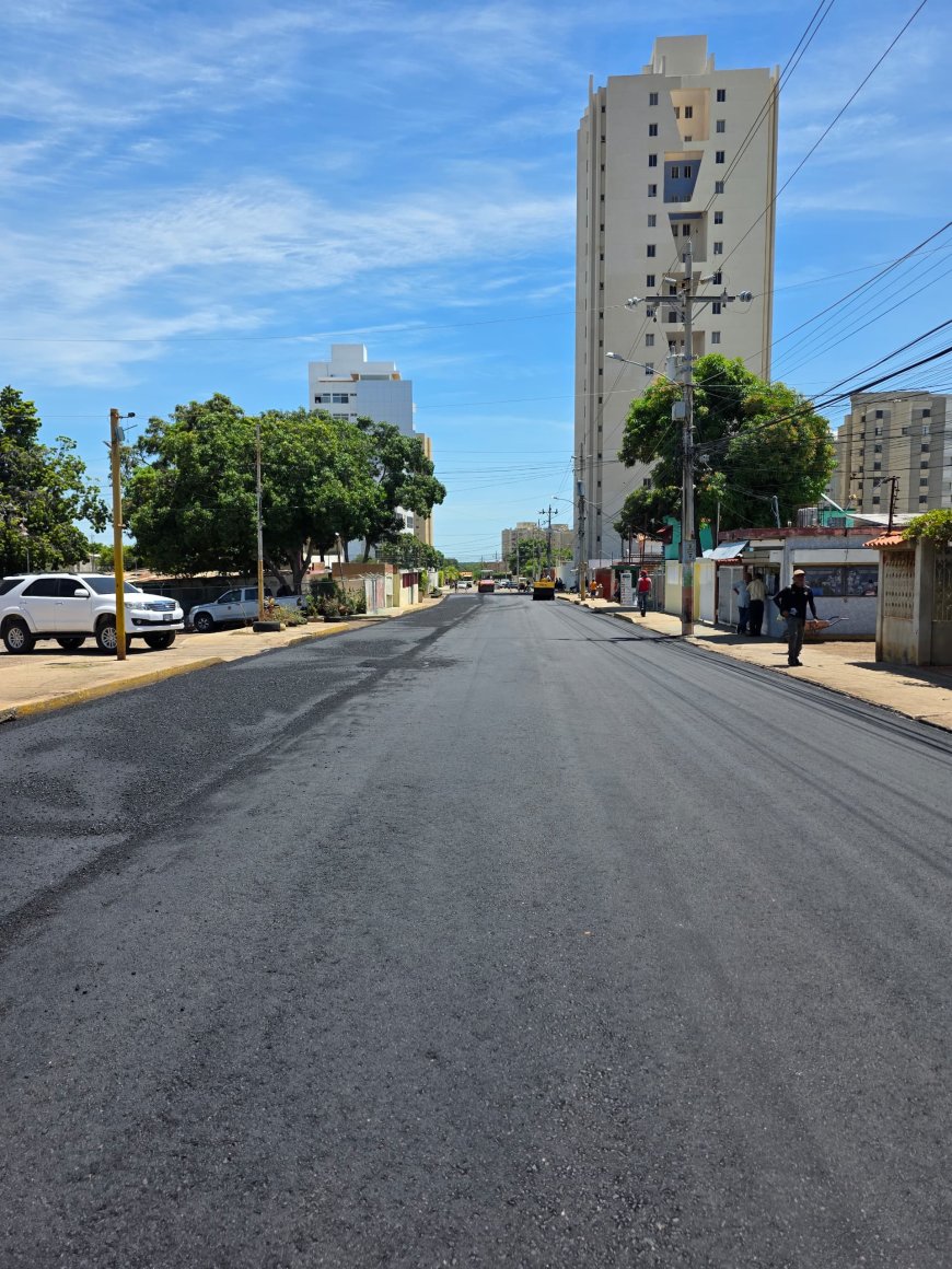 Di Martino ataca la desastrosa vialidad de Maracaibo con mil toneladas de asfalto